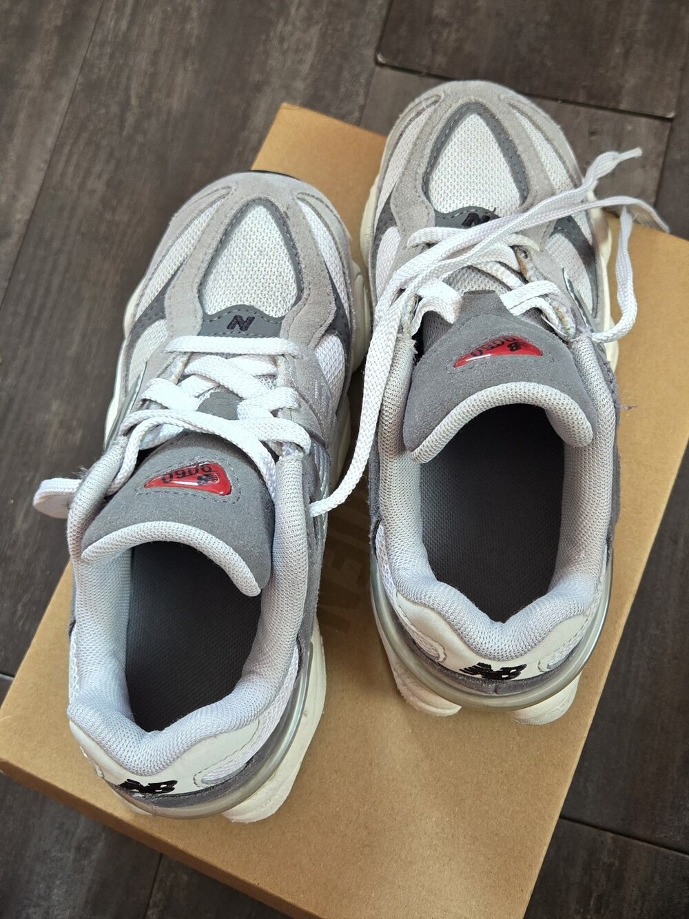 NEW BALANCE 9060 - Picture 9 of 10